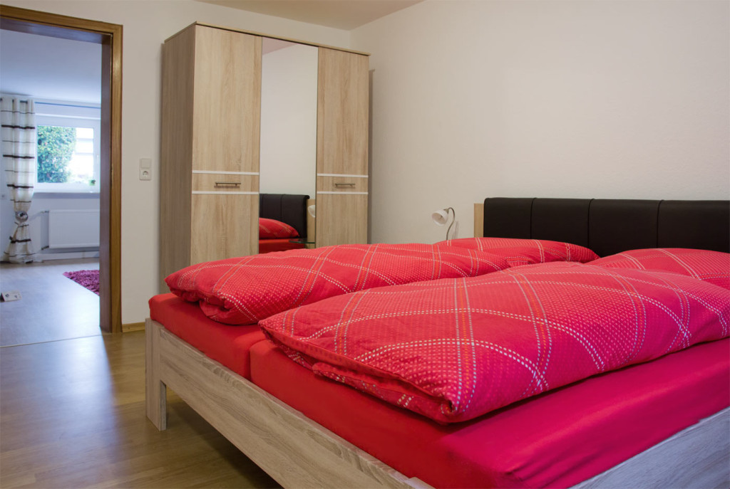 Ferienwohnung in Bensheim - Familie Guth - Schlafzimmer 2 Schlafzimmer der Ferienwohnung, Bensheim, Familie Guth
